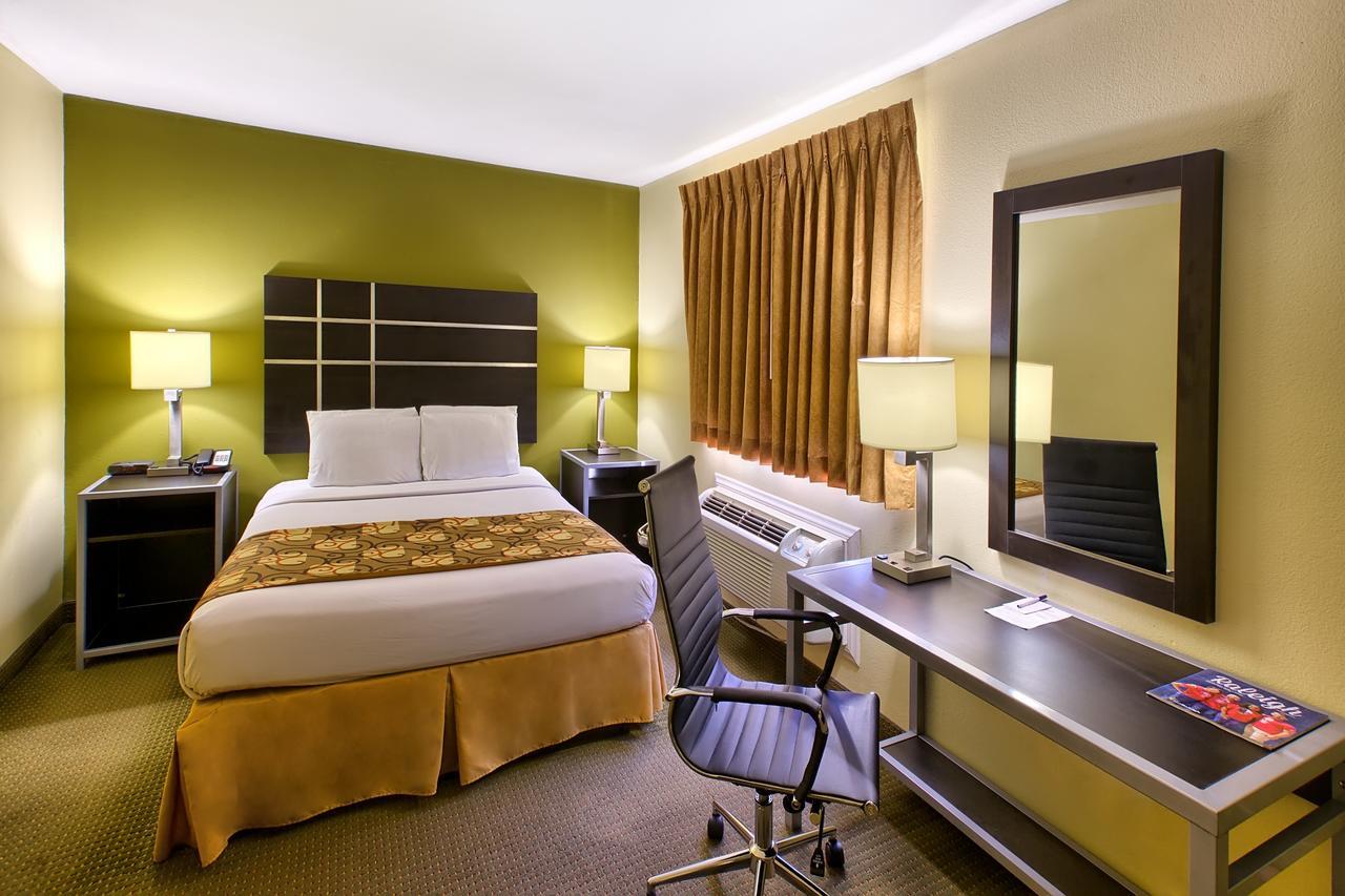 Country Hearth Inn Of Knightdale Esterno foto