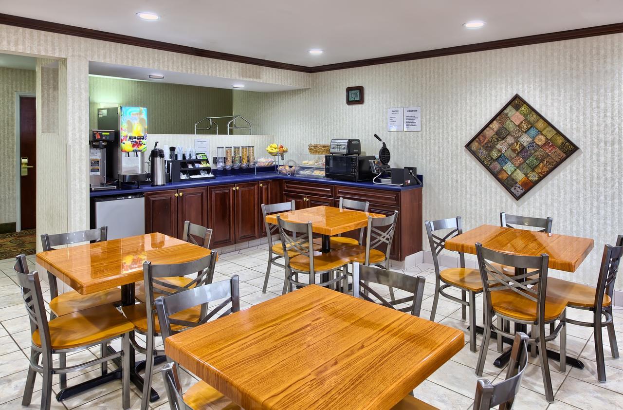 Country Hearth Inn Of Knightdale Esterno foto