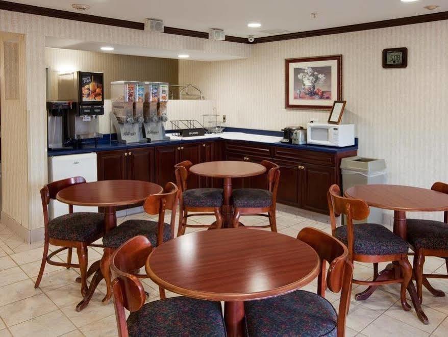 Country Hearth Inn Of Knightdale Esterno foto