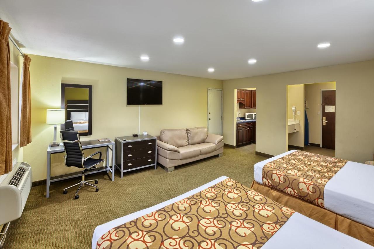 Country Hearth Inn Of Knightdale Esterno foto